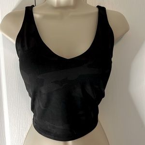 BLACK WORKOUT TANK TOP SHELF BRA - LOOKS LIKE LULU SUBTLE CAMO PATTERN LIKE NEW!